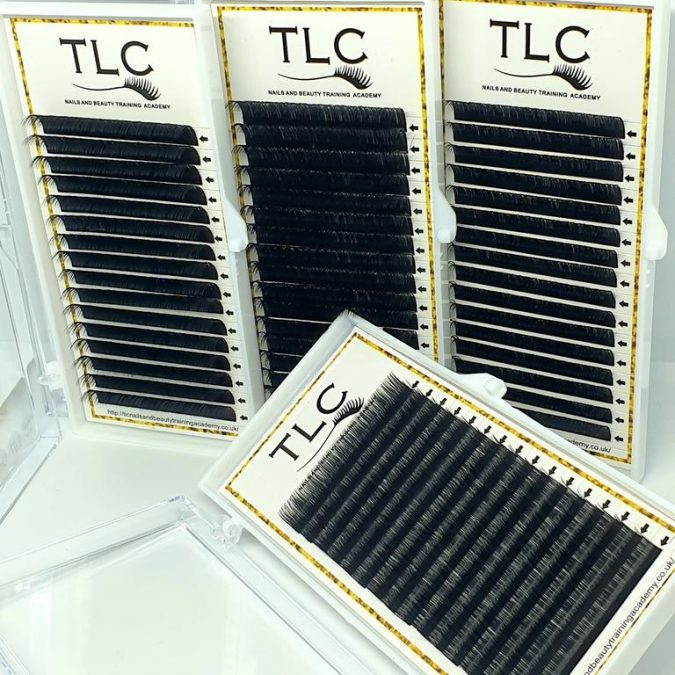 Volume lash tray